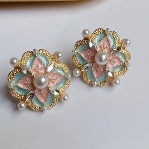 Vintage style earrings N784